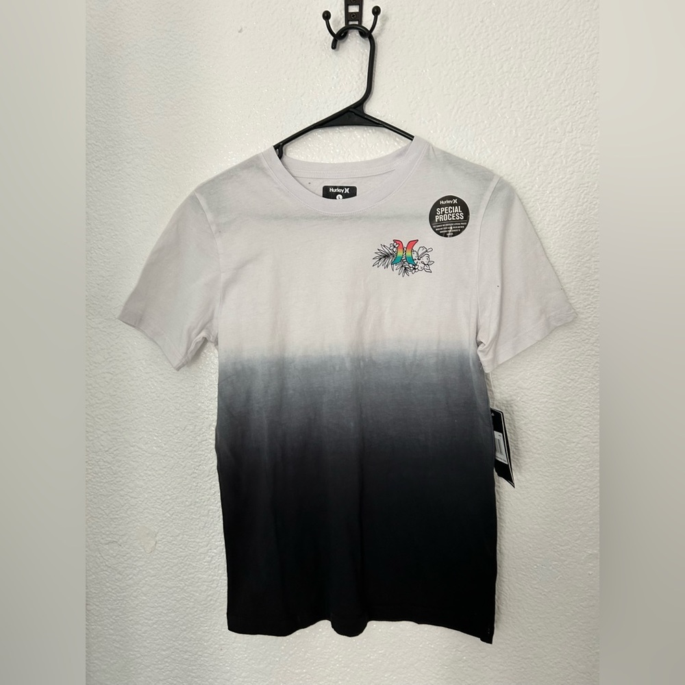 Boys Hurley t shirt size L, new with tags